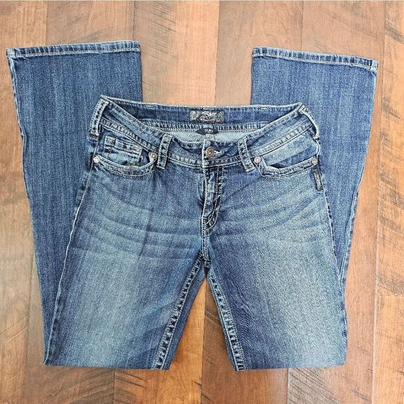 silver Suki 31x34 (tall) distressed bootcut jeans - Picture 6 of 10